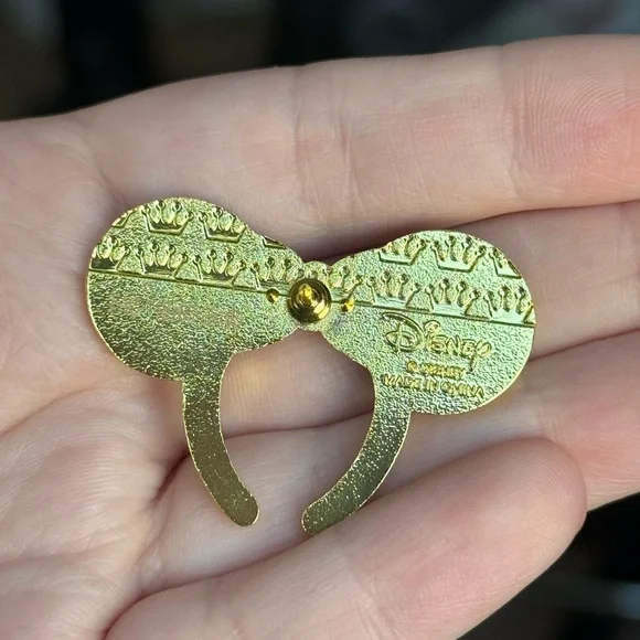 Boxlunch Exclusive Loungefly Disney Princess Minnie Ears Mystery Pin— Ariel - Picture 2 of 3